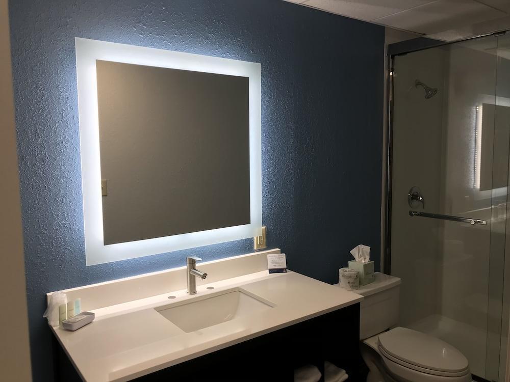 Clarion Inn&suites
