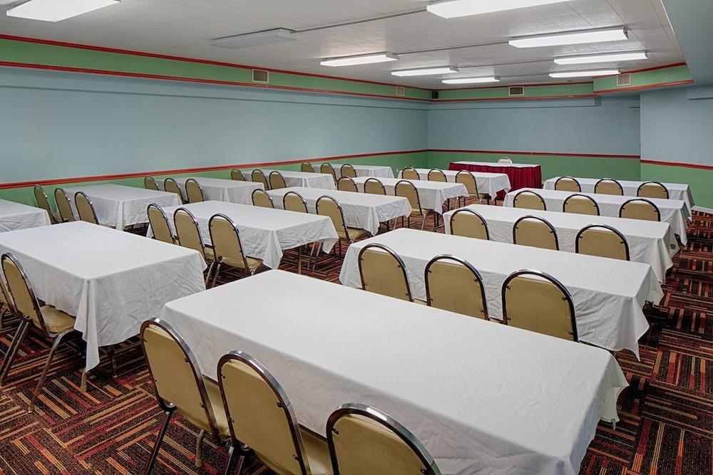 Hotel Clarion Inn&suites Chambersburg