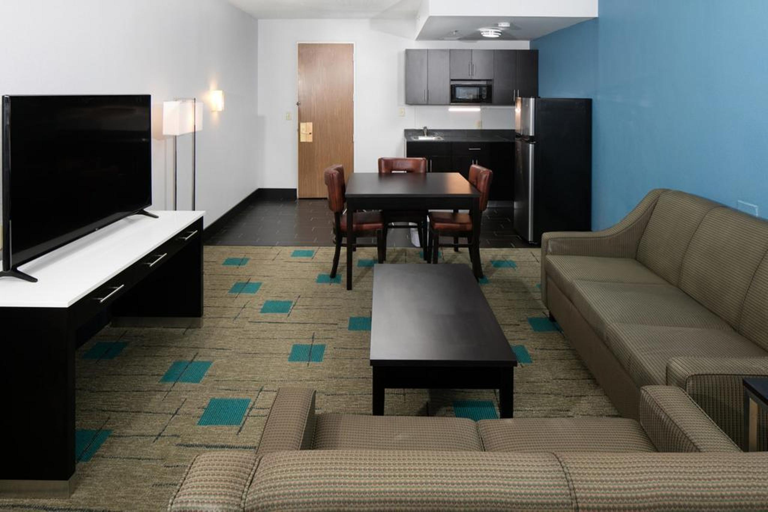 Clarion Inn&suites