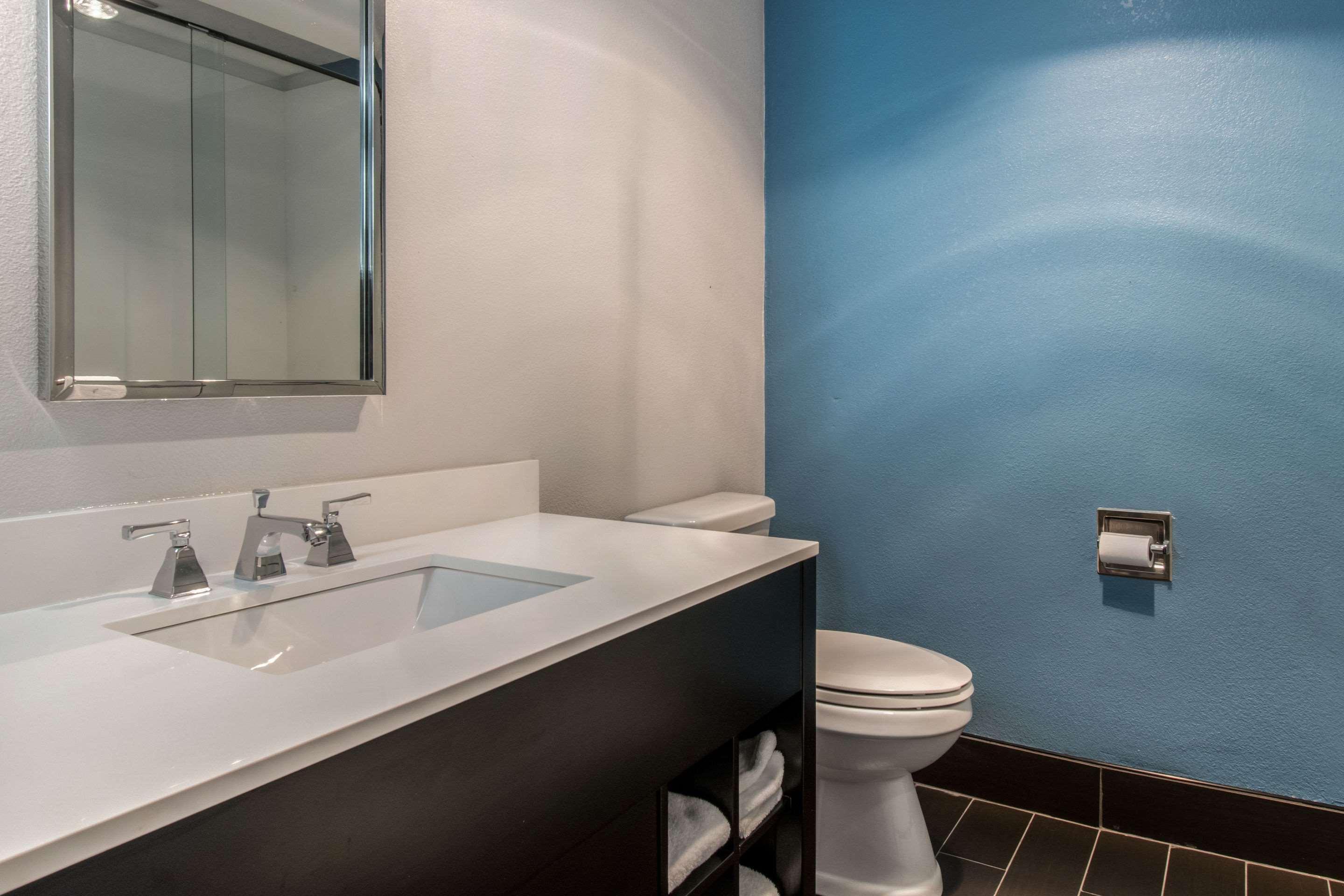 Clarion Inn&suites