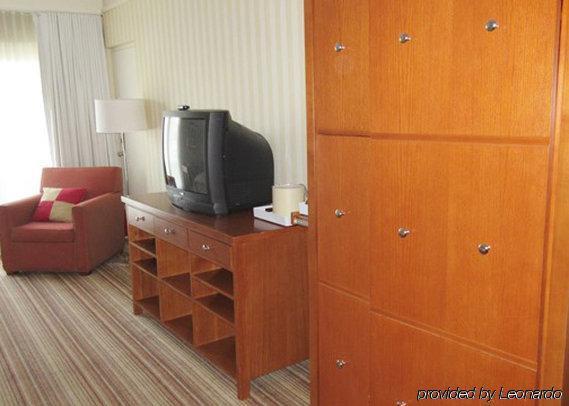 Clarion Inn&suites Hotel 4*