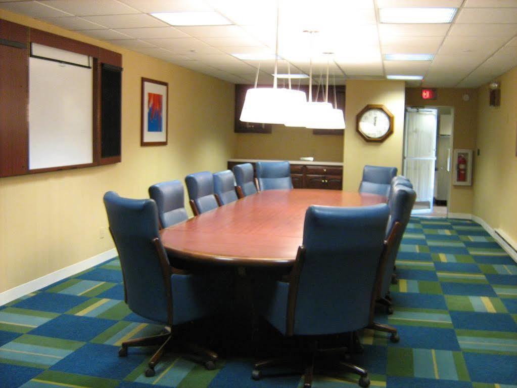 Clarion Inn&suites Hotel